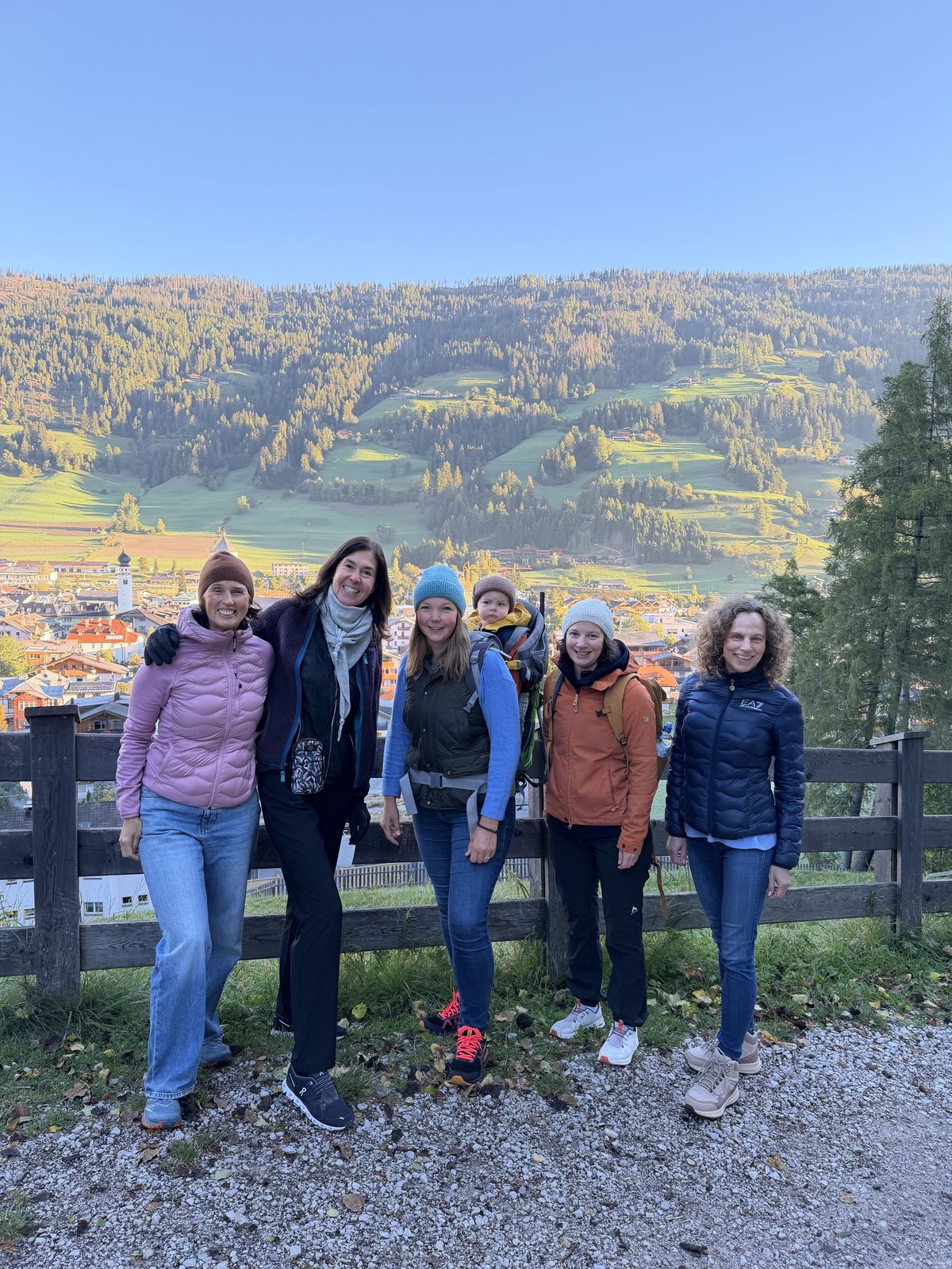 Die Runde bei der Morgenrunde mit Blick auf Innichen